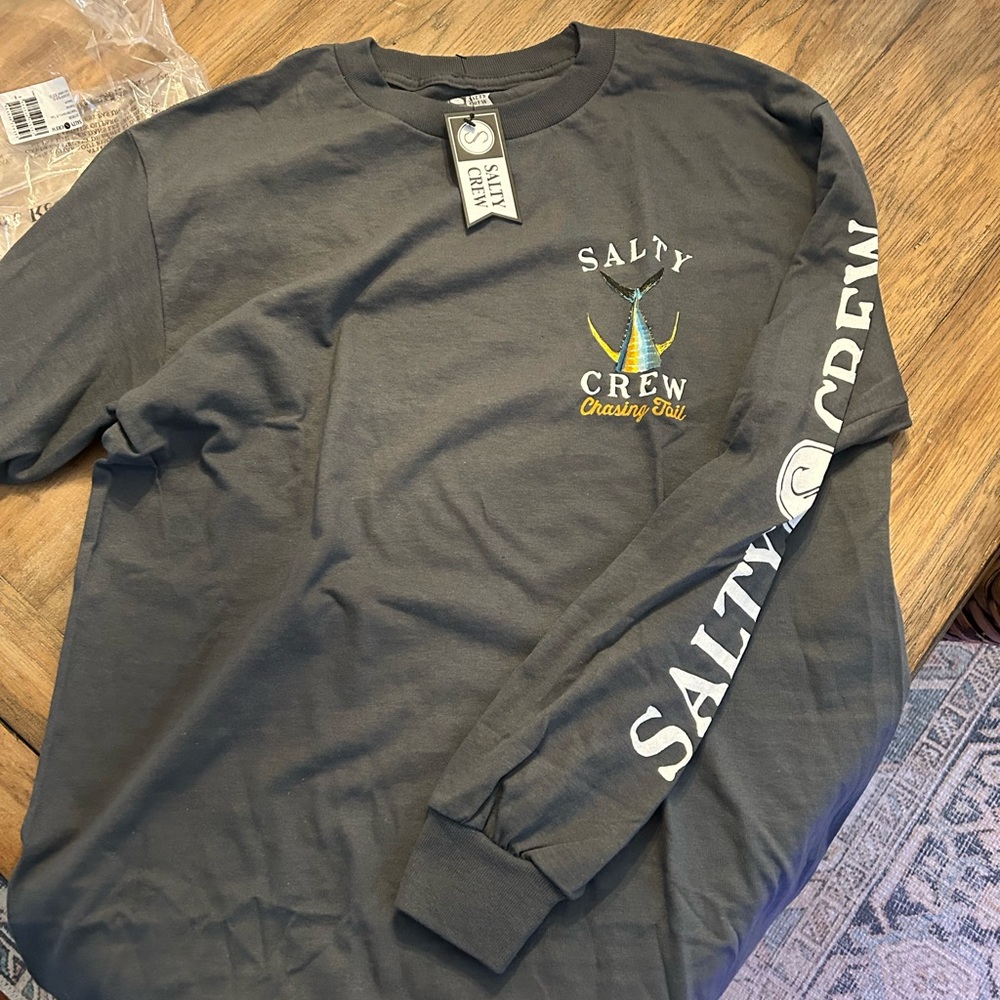 New men’s long sleeve medium
